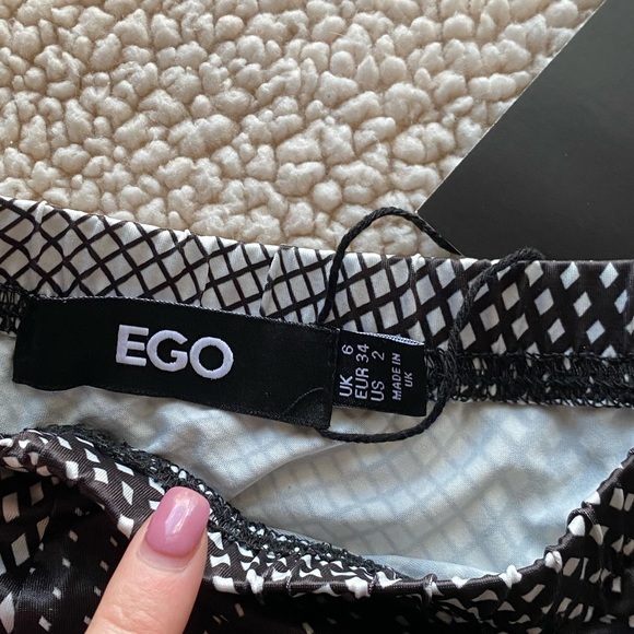 Ego- High Waist Mono Crome Bodycon Skirt, available in US 2 & US 4. - Picture 6 of 7